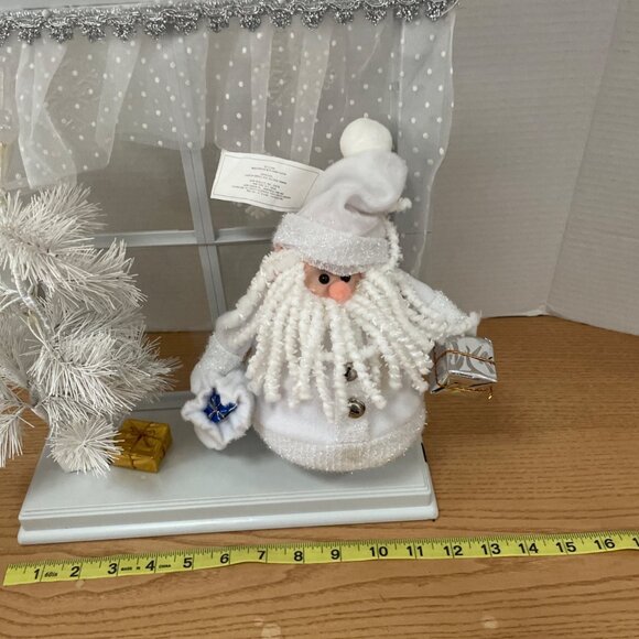 Avon Santa Claus Window Decoration Lighted Winter Christmas Scene Retired 2008 - Picture 8 of 9